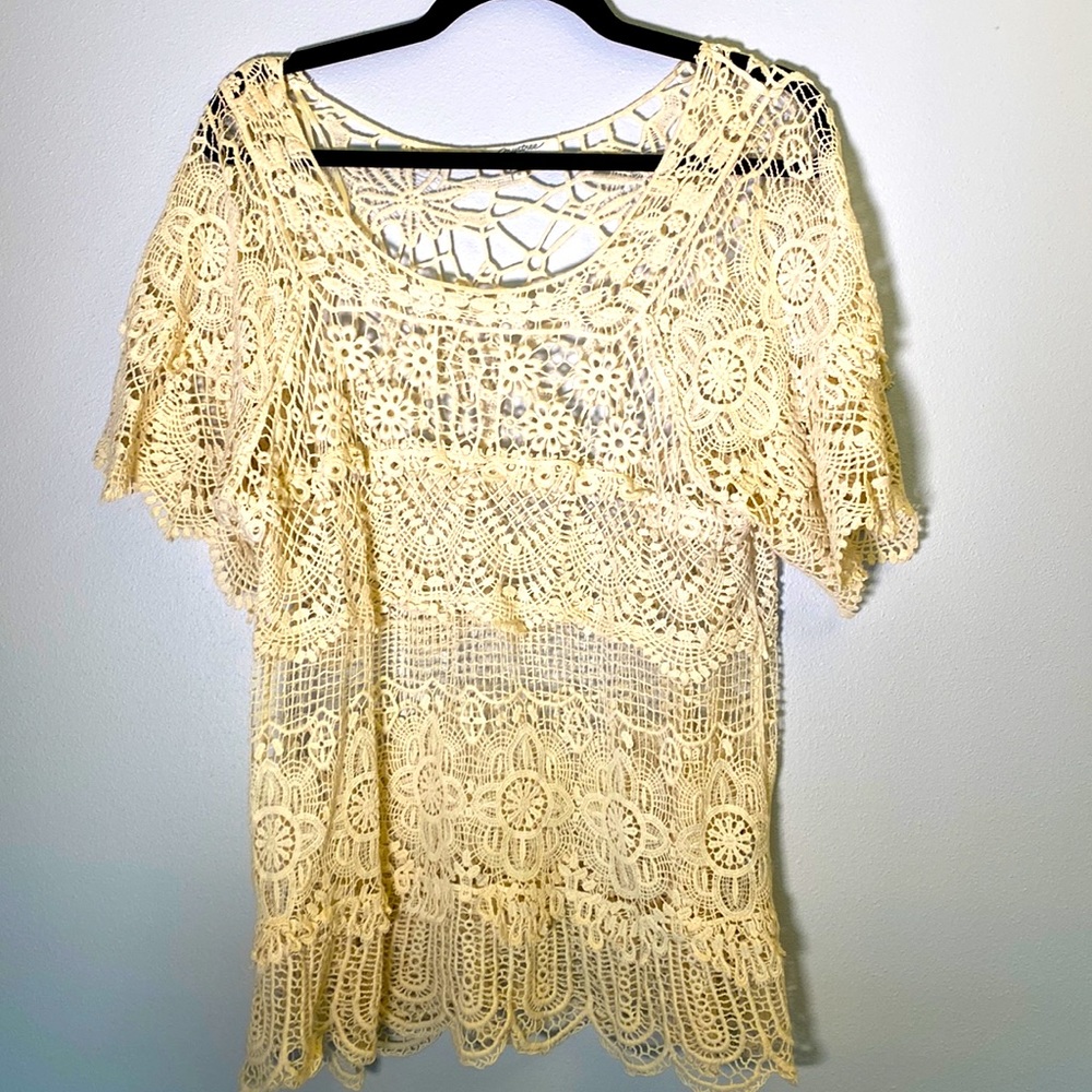 Womens size medium knit see through top. Cream colored. Mystree brand